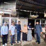 DPRD Kota Payakumbuh bersama Dinas Perumahan Rakyat dan Kawasan Permukiman Kota Payakumbuh saat melakukan monitoring dan evaluasi Program Bedah Rumah Tahun 2026 di kediaman salah satu penerima manfaat.